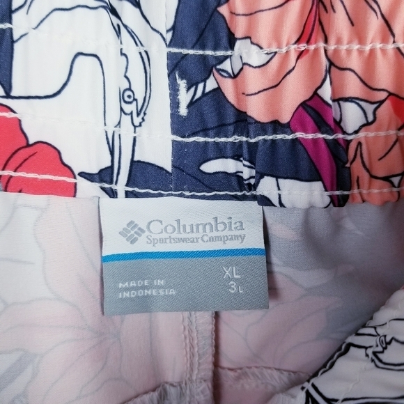 Columbia Bogata Bay Stretch Floral Printed Shorts NWT size XL - Picture 7 of 15